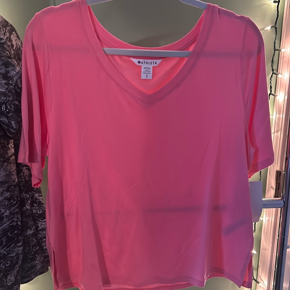 20. ‼️4/$30 ATHLETA TOP (NWT)
